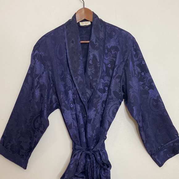 Vintage Victoria's Secret Robe Womens Small Purple Satin Paisley Dressing Gown - Picture 3 of 16
